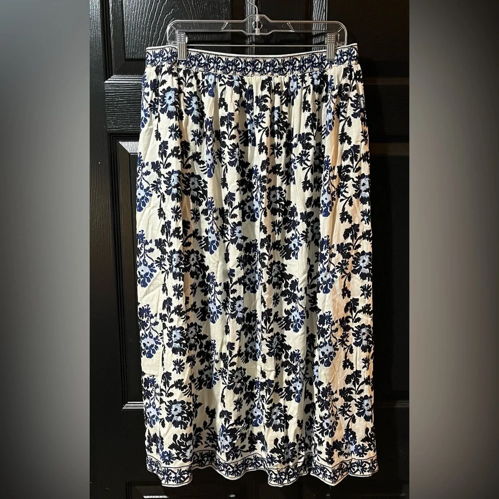 NEW Max Studio London Floral Midi Skirt NWT
